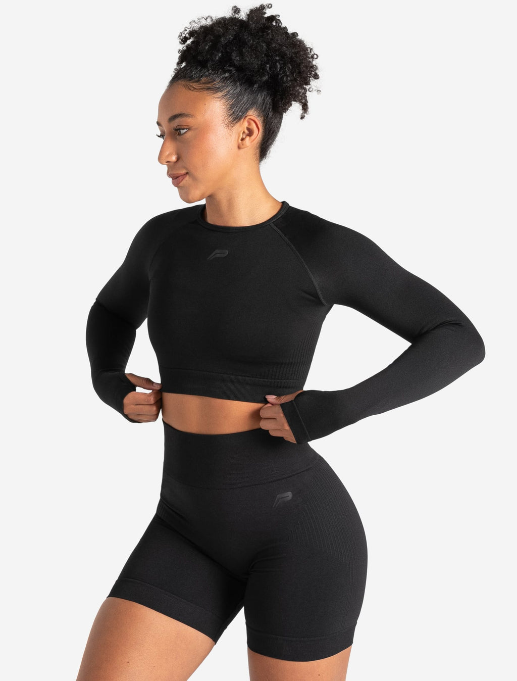 adapt-20-seamless-crop-top-blackout-1-1.jpg
